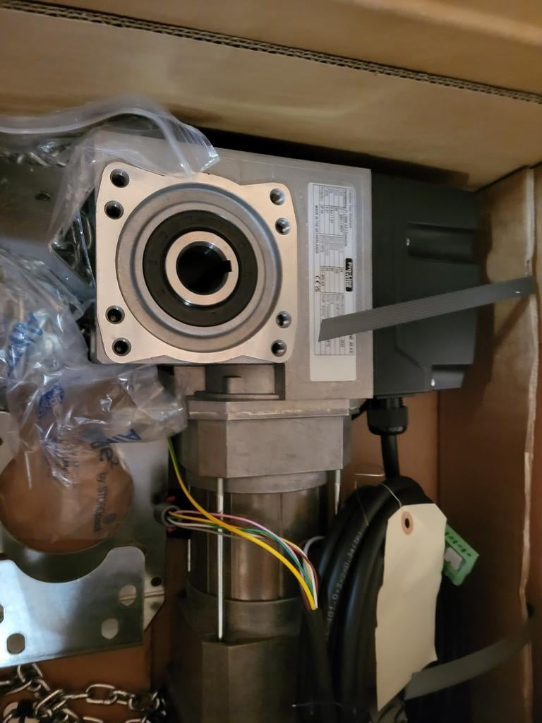 Export Garagedeuren-en nieuwe as aandrijvingen nu € 400,-, Ophalen, 120 cm of meer, 215 cm of meer, Garagedeur