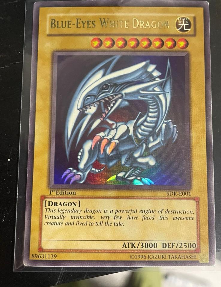 Blue Eyes White Dragon 1st Edition SDK-E001, Ophalen of Verzenden, Zo goed als nieuw
