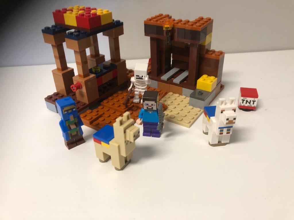 Lego Minecraft 21167 The Trading Post - compleet, Ophalen of Verzenden, Zo goed als nieuw, Complete set, Lego