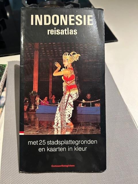 Indonesië reisatlas, Boeken, Reisgidsen, Overige merken, Ophalen of Verzenden, Zo goed als nieuw, Reisgids of -boek