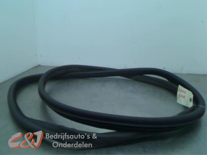 Schuifdeur Rubber rechts van een Citroen Berlingo