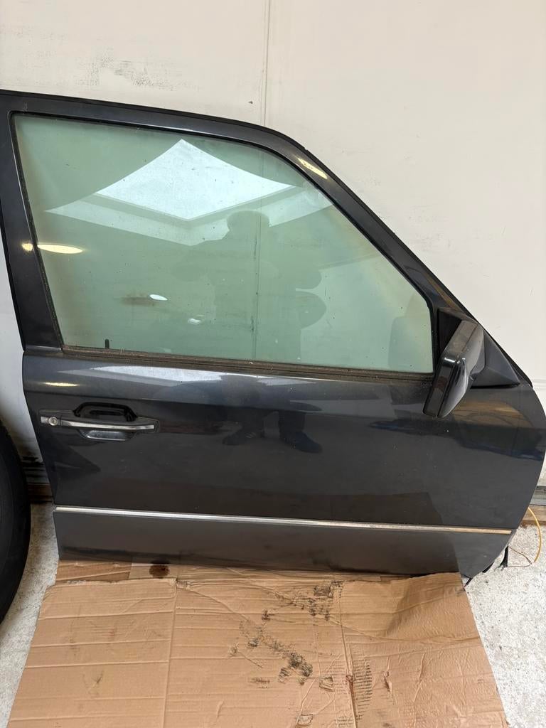 Mercedes W124 rechter voordeur portier, Auto-onderdelen, Ophalen, Voor, Mercedes-Benz, Deur