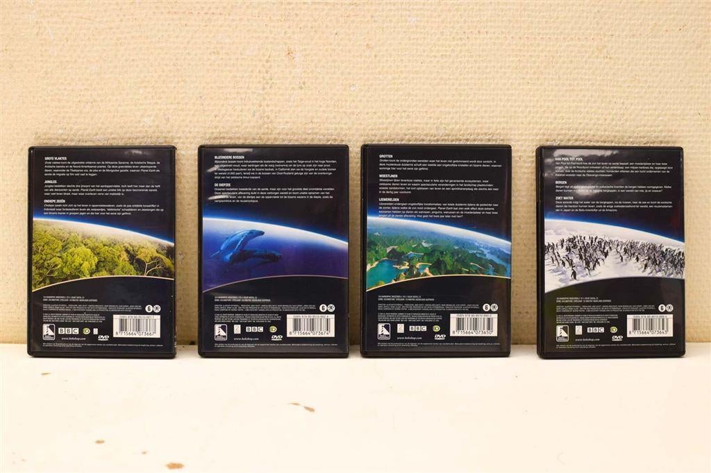 4 DVD Box Nederlandse versie Planet Earth 50102, Ophalen of Verzenden, Gebruikt