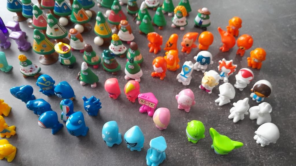 Allerlei Gekleurde Poppetjes voor de kinderen., Verzamelen, Supermarktacties, Ophalen of Verzenden