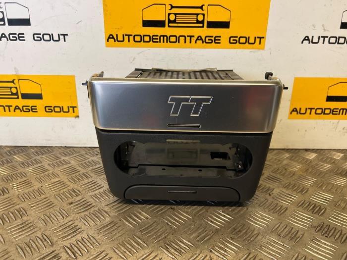 Middenconsoles van een Audi TT, Gebruikt, -, -, Audi