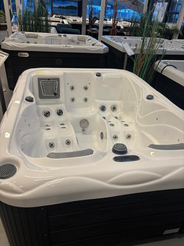 Wellis jacuzzi Firenze Life 213x160x75 cm, Ophalen, Nieuw, Inbouw, Vast