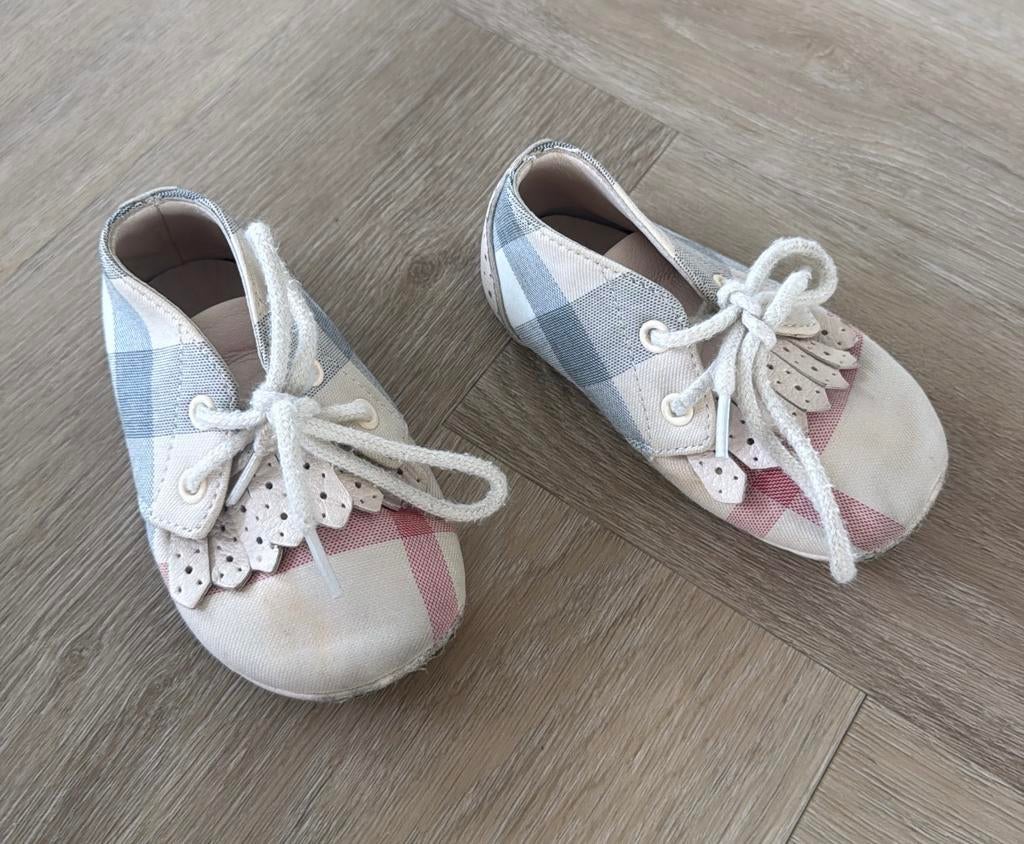 Burberry schoenen slofjes baby maat 19, Ophalen of Verzenden, Gebruikt, Jongetje of Meisje, Schoentjes