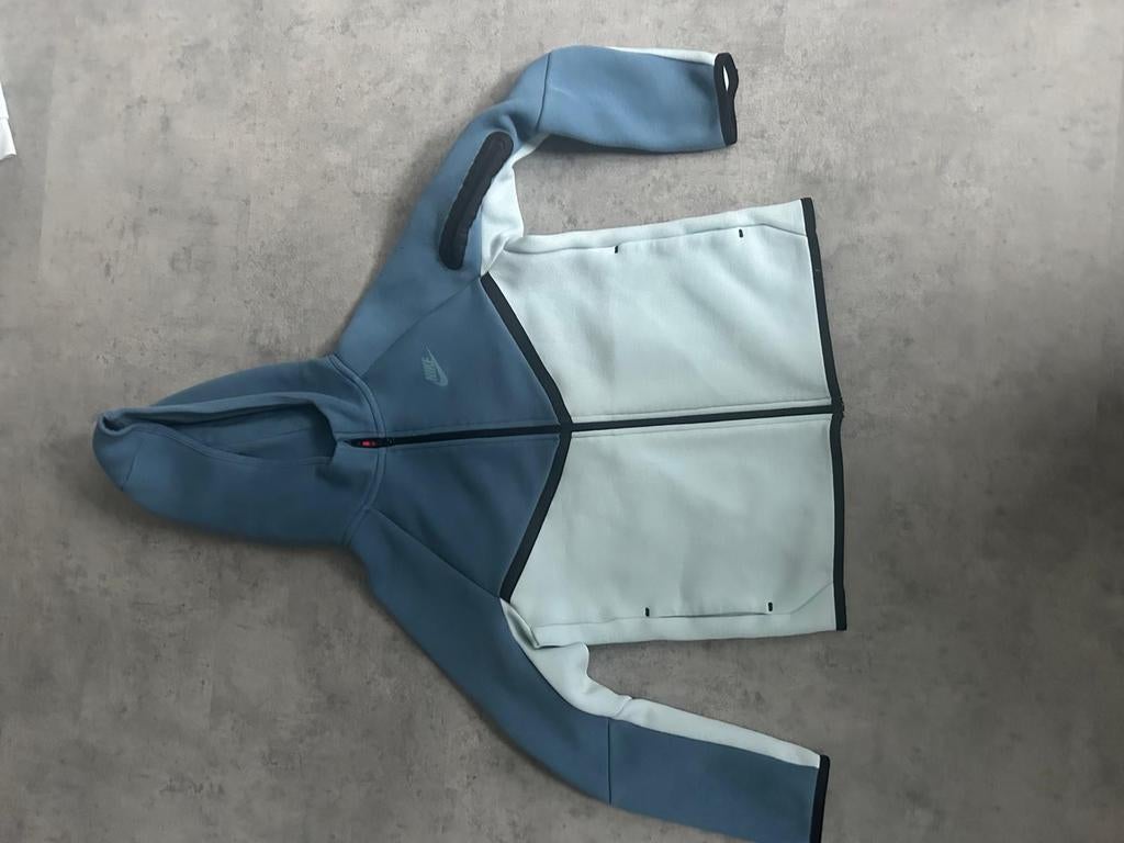 Nike Tech Fleece set xl kindermaat, Ophalen of Verzenden, Zo goed als nieuw, Jongen of Meisje