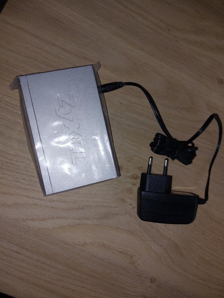 Zyxel Router S105A-v3, Ophalen of Verzenden, Zo goed als nieuw, Router, Zyxel