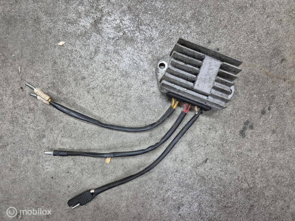 Spanningsregelaar 851 888 748 916 Monster SS Cagiva, Gebruikt, Factorystore.service@ducati.com, Ophalen of Verzenden, Via Antonio Cavalieri Ducati, 74/5, 74/6, 40132 Bologna BO