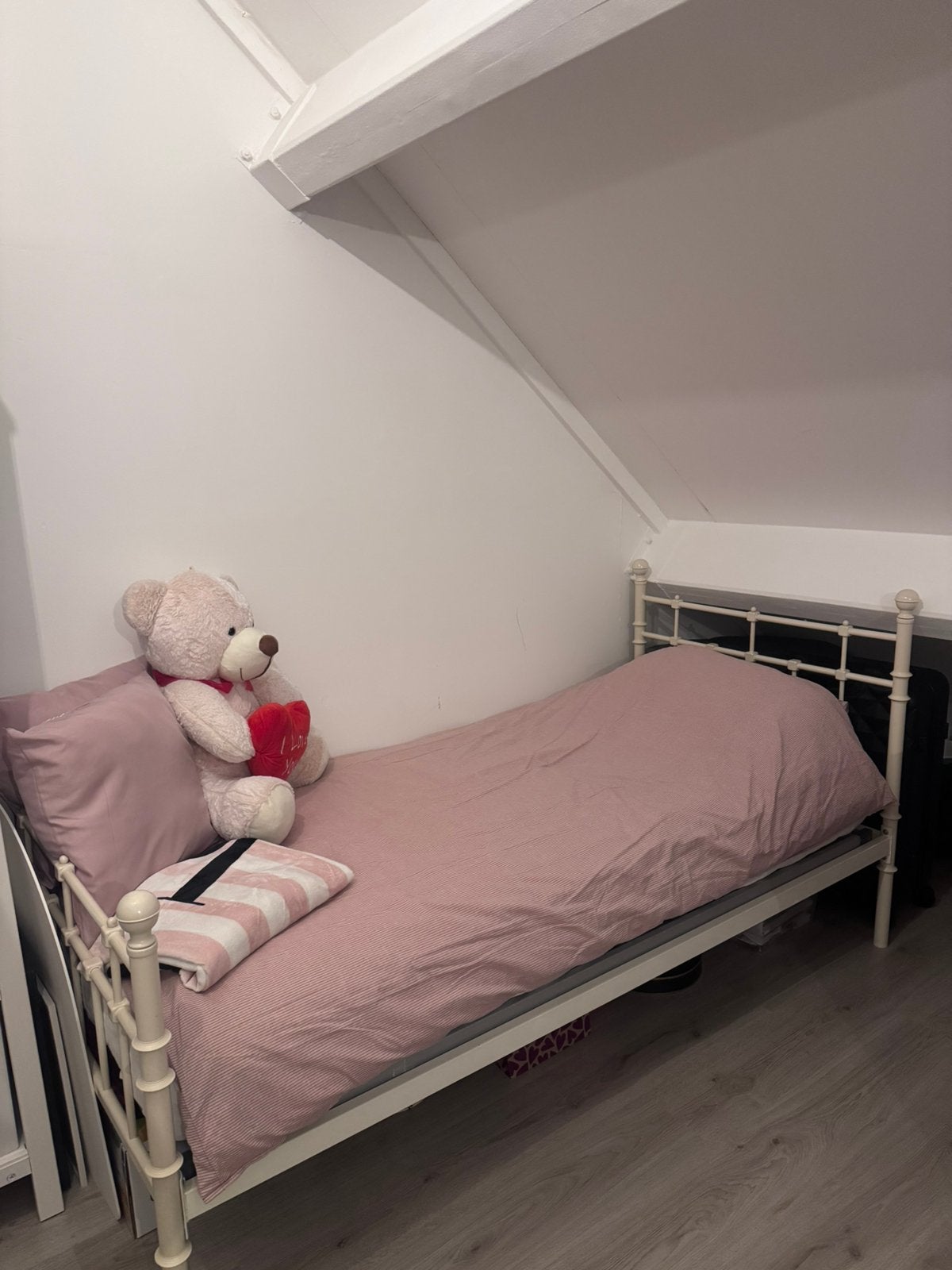 Bed 1 persoon incl. Matras, Ophalen, Zo goed als nieuw
