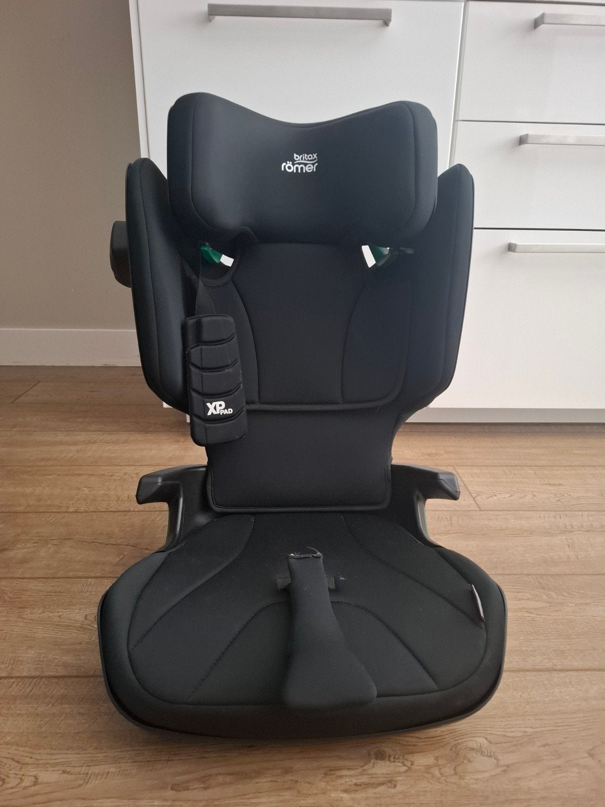 Britax Römer KIDFIX i-SIZE – Cosmos Black ZGAN, Kinderen en Baby's, Autostoeltjes, Ophalen, Romer, 15 t/m 36 kg, Zo goed als nieuw