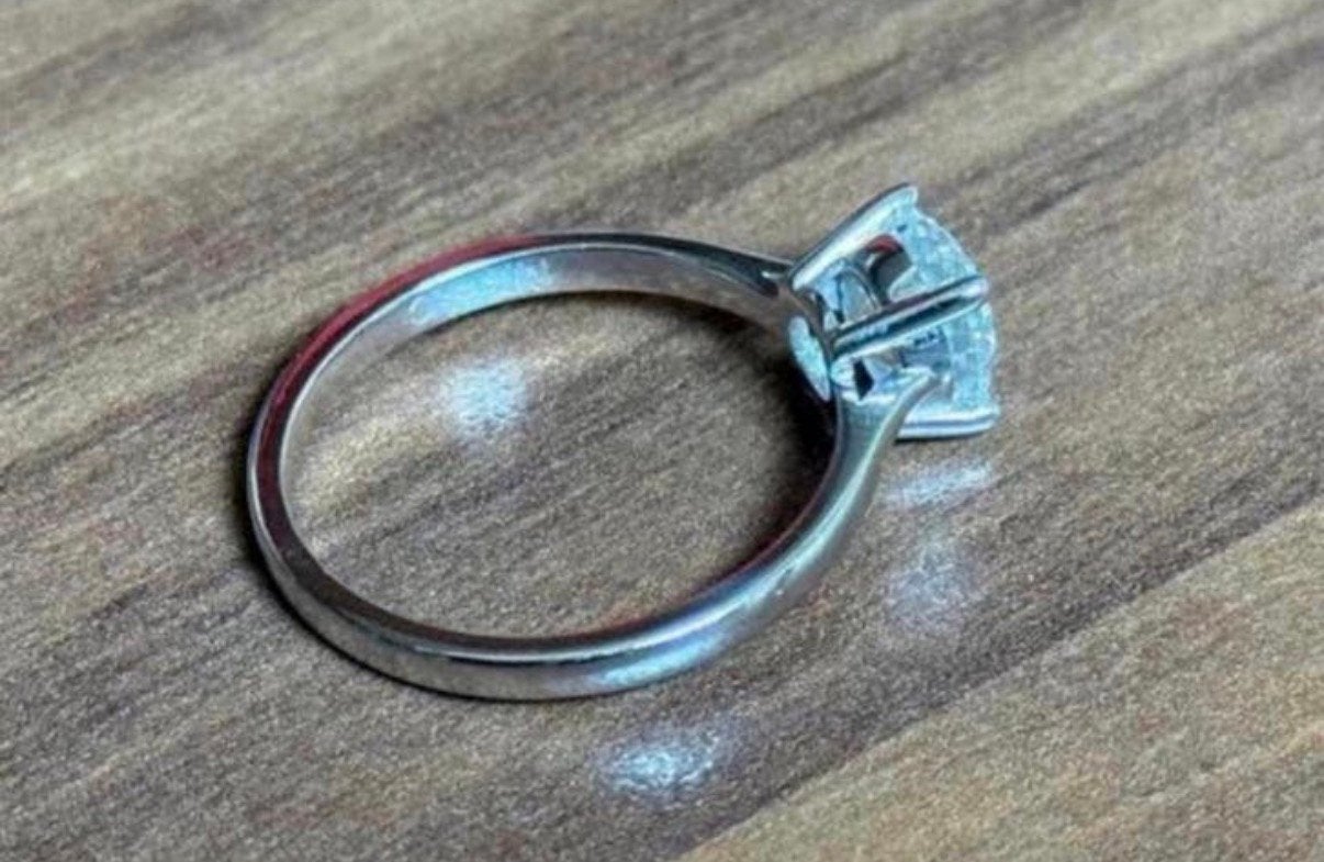 Nieuwe gouden trouwring met VS diamant 1.52ct en certificaat, Wit, Nieuw, Ophalen of Verzenden, 17 tot 18