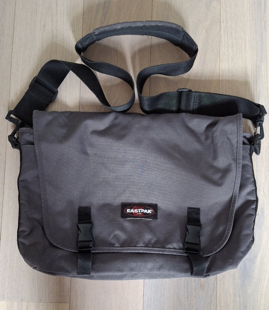 Eastpak Delegate schoudertas, Ophalen of Verzenden, Gebruikt, Grijs, Overige merken