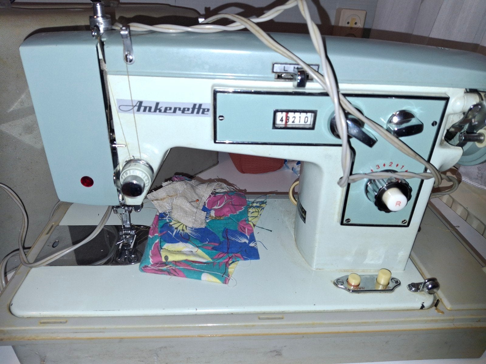 Ankerette Naaimachine - Vintage Model gelieve opkomen halen, Ophalen of Verzenden, Gebruikt, Naaimachine, Overige merken