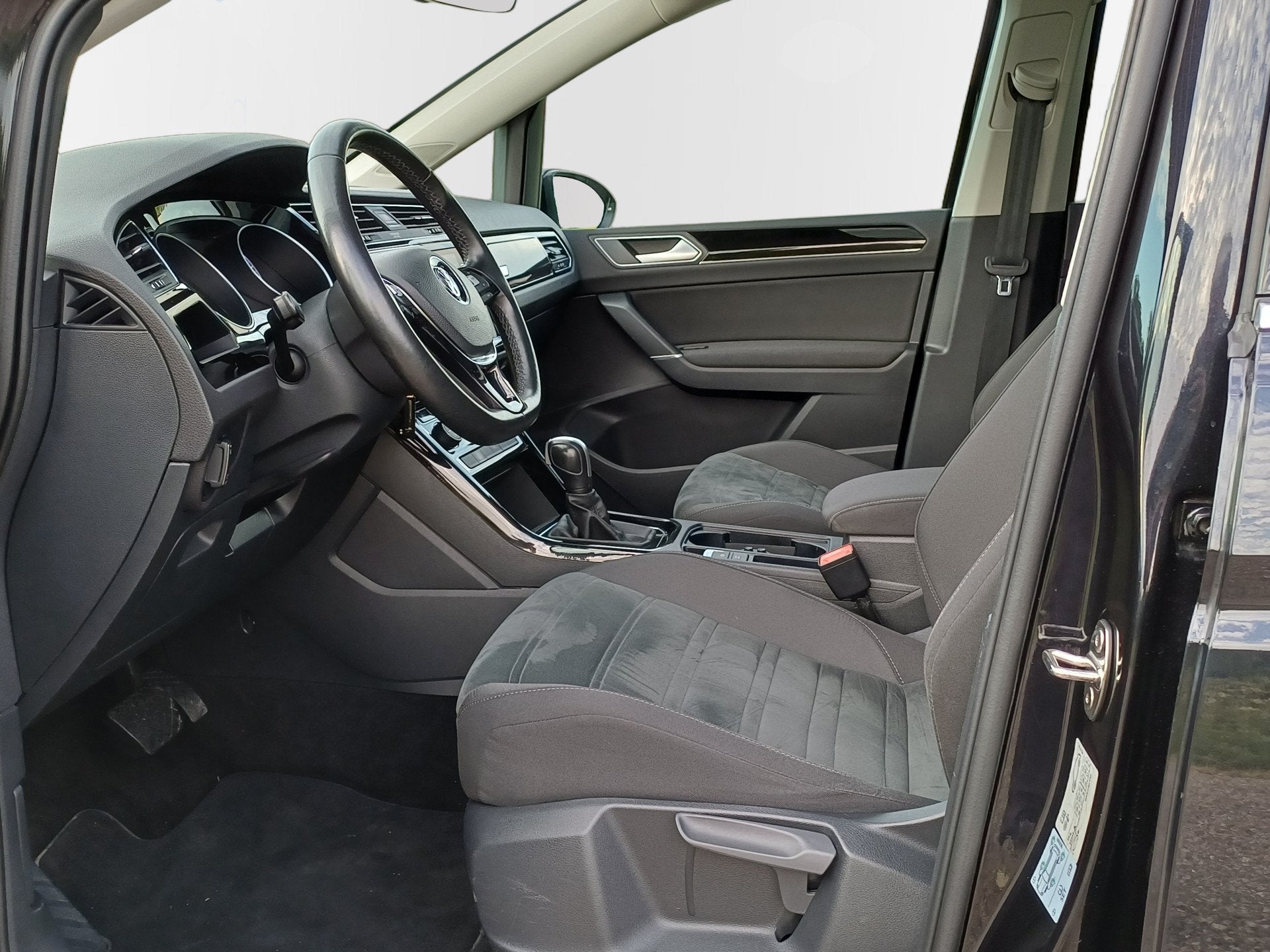 Volkswagen Touran 1.5 TSI Highline / Trekhaak / Panodak / Ca, Auto's, Euro 6, 4 cilinders, 150 pk, Bedrijf