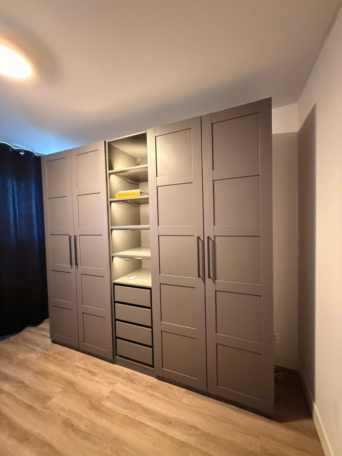 IKEA PAX kledingkast compleet – veel opbergruimte, Ophalen, Zo goed als nieuw, 50 tot 75 cm, 200 cm of meer