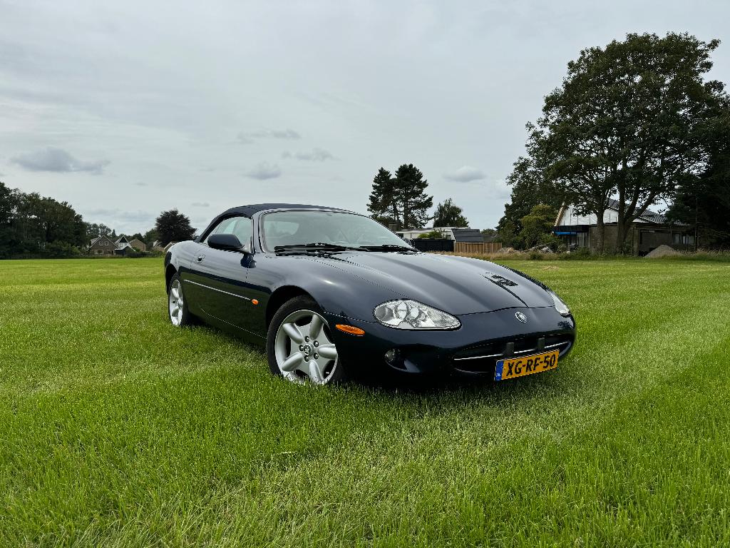 Te koop Jaguar XK8 Cabrio 4.0l, Auto's, Dealer onderhouden, Achterwielaandrijving, Blauw, Leder