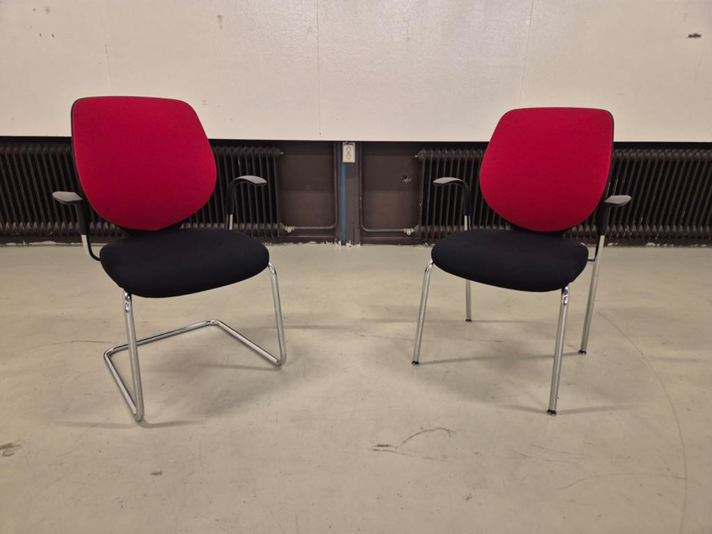 SHOWROOM OUTLET - 2x Giroflex Kantoor stoelen - Rood/Zwart, Laan der Techniek 21, Veenendaal, Twee, Stof, Giroflex
