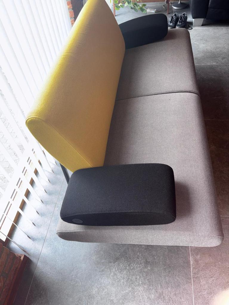 Harvink armslag 2 zits designbank, Huis en Inrichting, Banken | Bankstellen, Ophalen, Tweepersoons, 75 tot 100 cm, Zo goed als nieuw