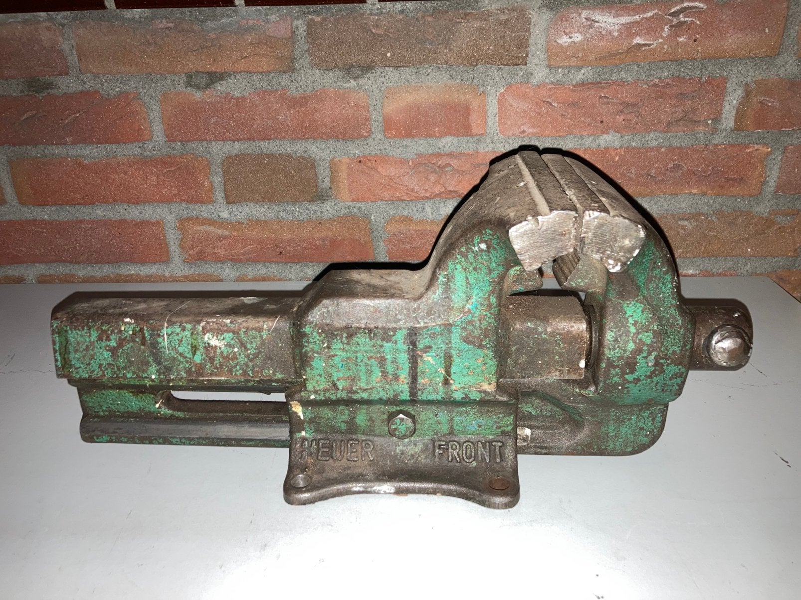 Heuer front bankschroef, Doe-het-zelf en Verbouw, Gereedschap | Handgereedschap, Ophalen, Gebruikt