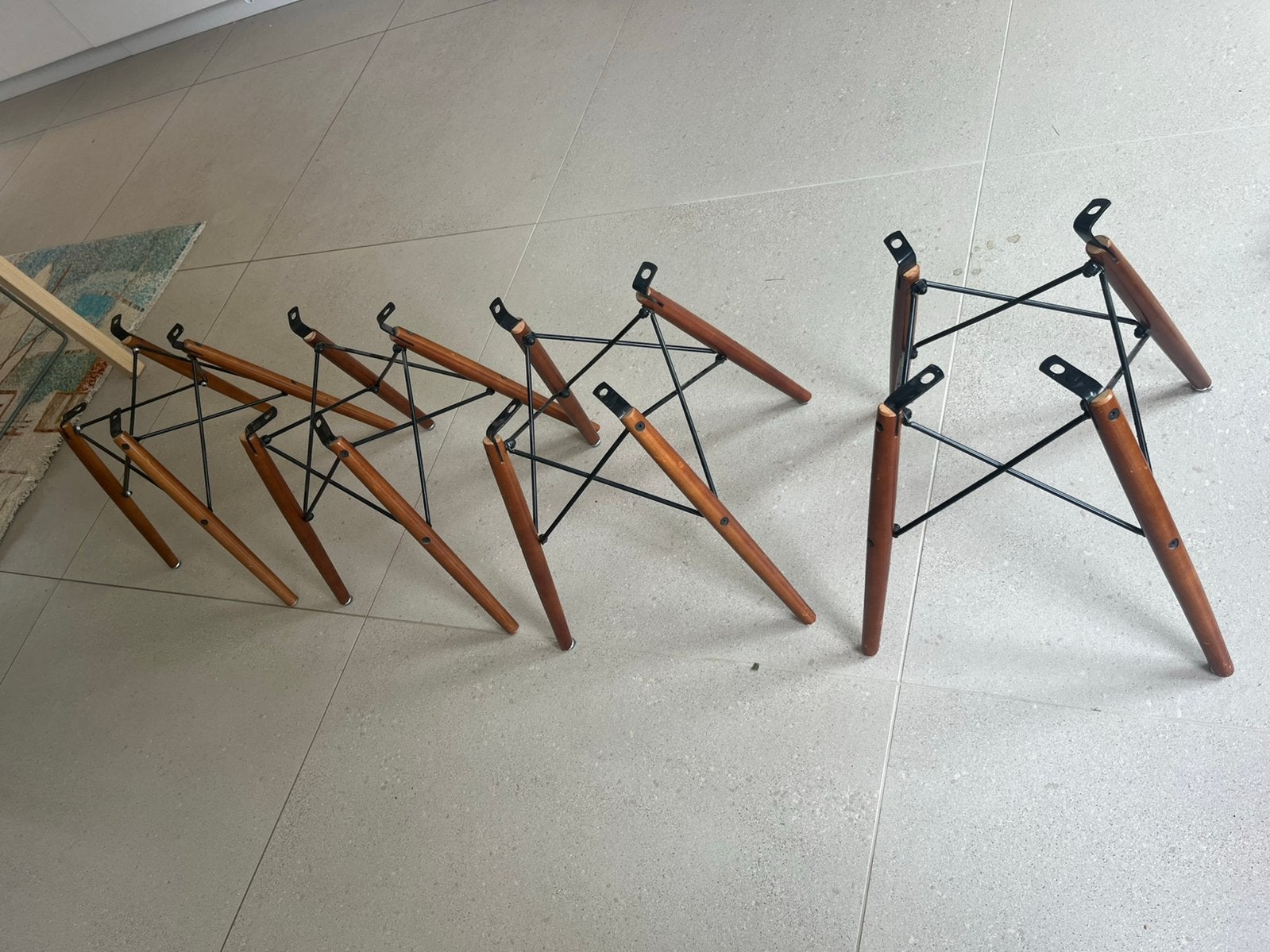 4x Walnut dowel replacement base voor Eames, Ophalen, Zo goed als nieuw, Wit, Vier
