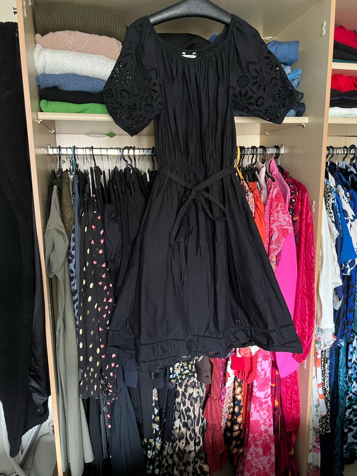 Prachtige jurk zgan van Miljuschka mt 42, Kleding | Dames, Jurken, Zwart, Maat 42/44 (L), Ophalen of Verzenden, Zo goed als nieuw