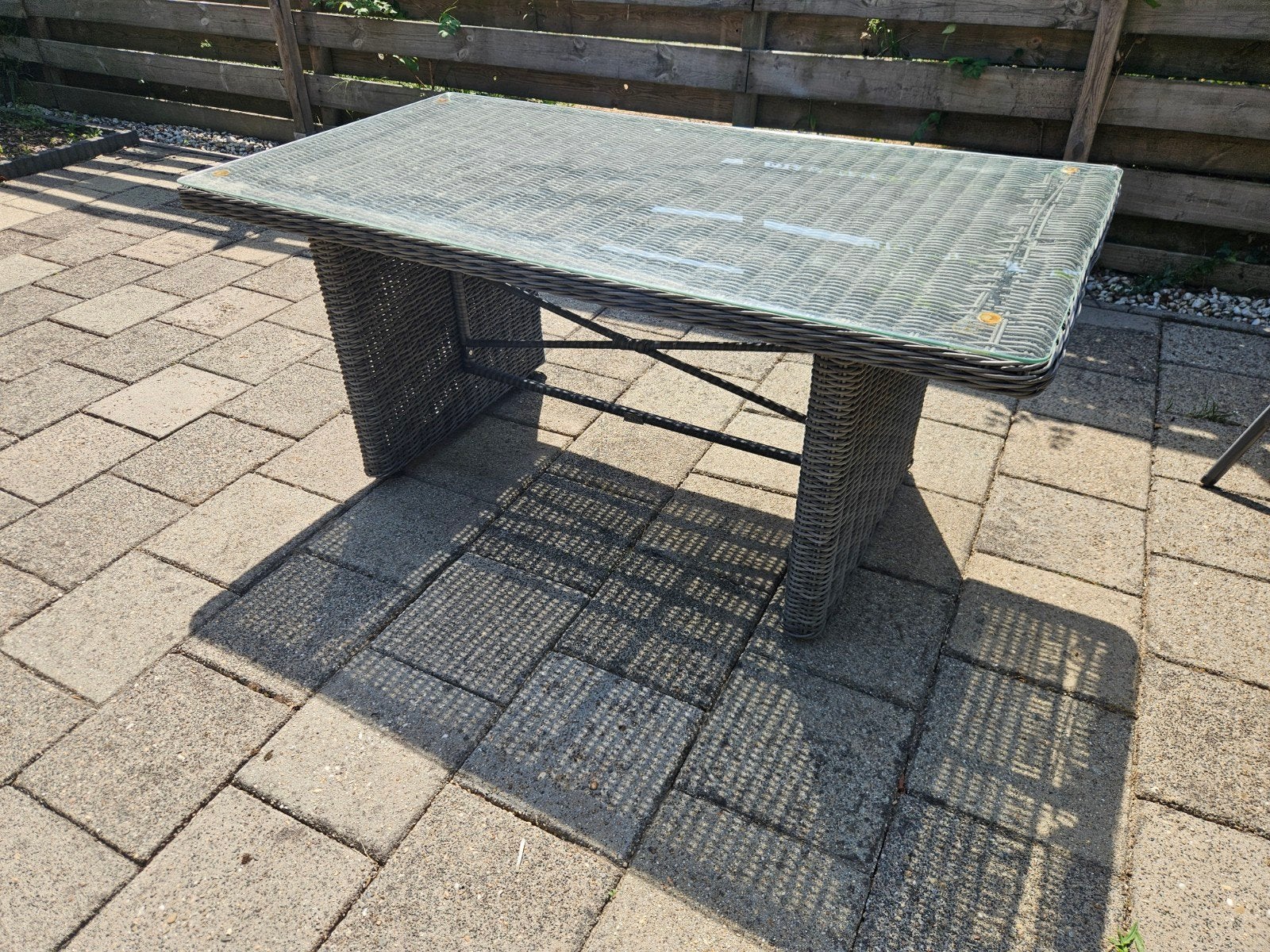Wicker tuintafel met glazen blad, Ophalen, Gebruikt, Rechthoekig, Wicker