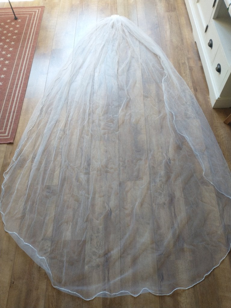 Sluier met kraaltjes, 2,5 meter, Ophalen of Verzenden, Zo goed als nieuw, Wit, Accessoires