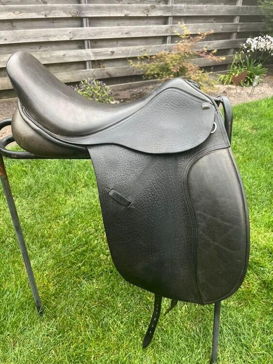 Anky dressuurzadel 18 inch, Dieren en Toebehoren, Paarden en Pony's | Zadels, Gebruikt, Dressuur, ., Ophalen of Verzenden