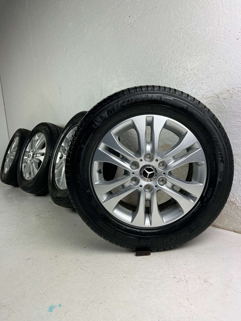 Originele Mercedes Benz Sprinter velgen 17" 6x130 B907 B910, Auto-onderdelen, Banden en Velgen, Niet ingevuld, Gebruikt, Banden en Velgen