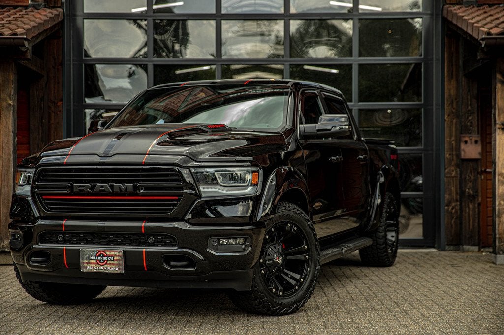 Dodge Ram 1500 5.7 V8 4x4 Crew Cab Laramie sport | Pano | St, Auto's, Automaat, Lichtsensor, Gebruikt, 5654 cc