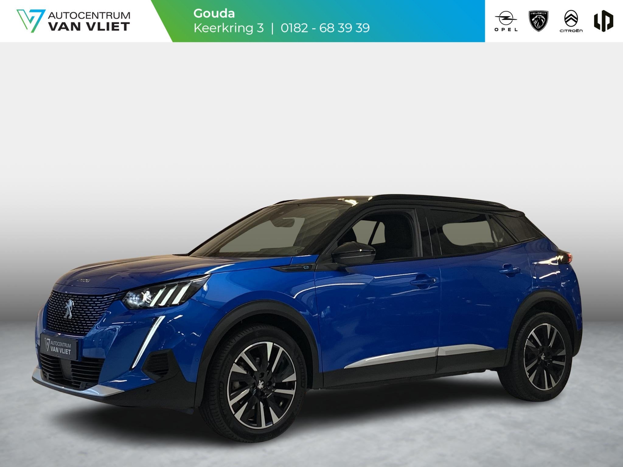 Peugeot e-2008 EV GT 50kWh 136pk 3-FASE SOH 99,8% | Alcantar, Auto's, Gebruikt, Blauw, Origineel Nederlands, Automatische klimaatregeling