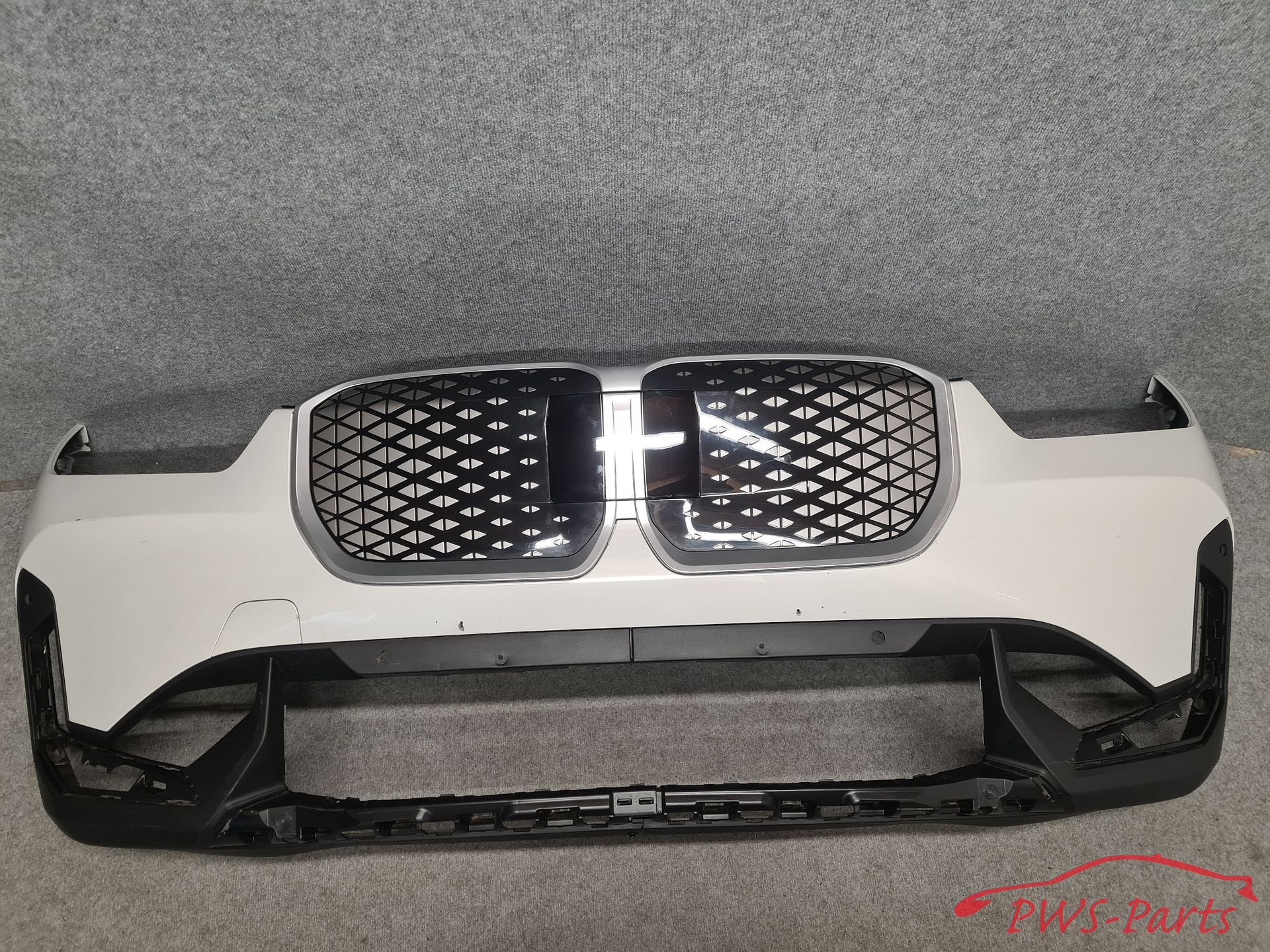 BMW X1 U11 VOORBUMPER ORIGINEEL, Auto-onderdelen, Gebruikt, -, Voor, -