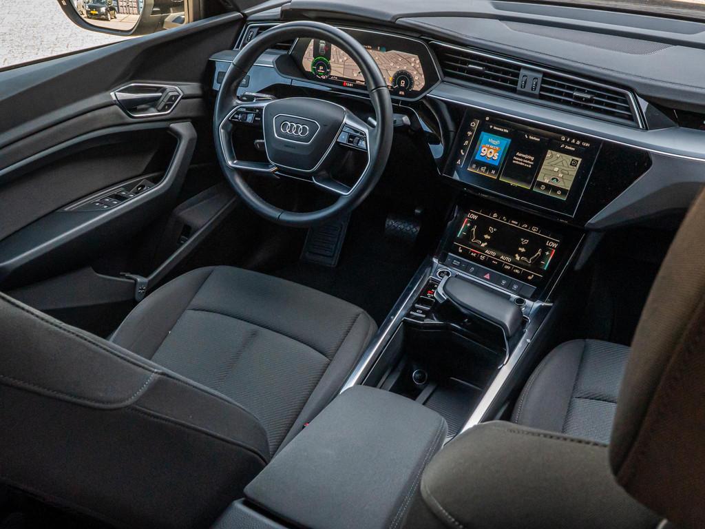 Audi e-tron Sportback 55 quattro edition 95 kWh, Automaat, 131 €/maand, Stof, Zwart