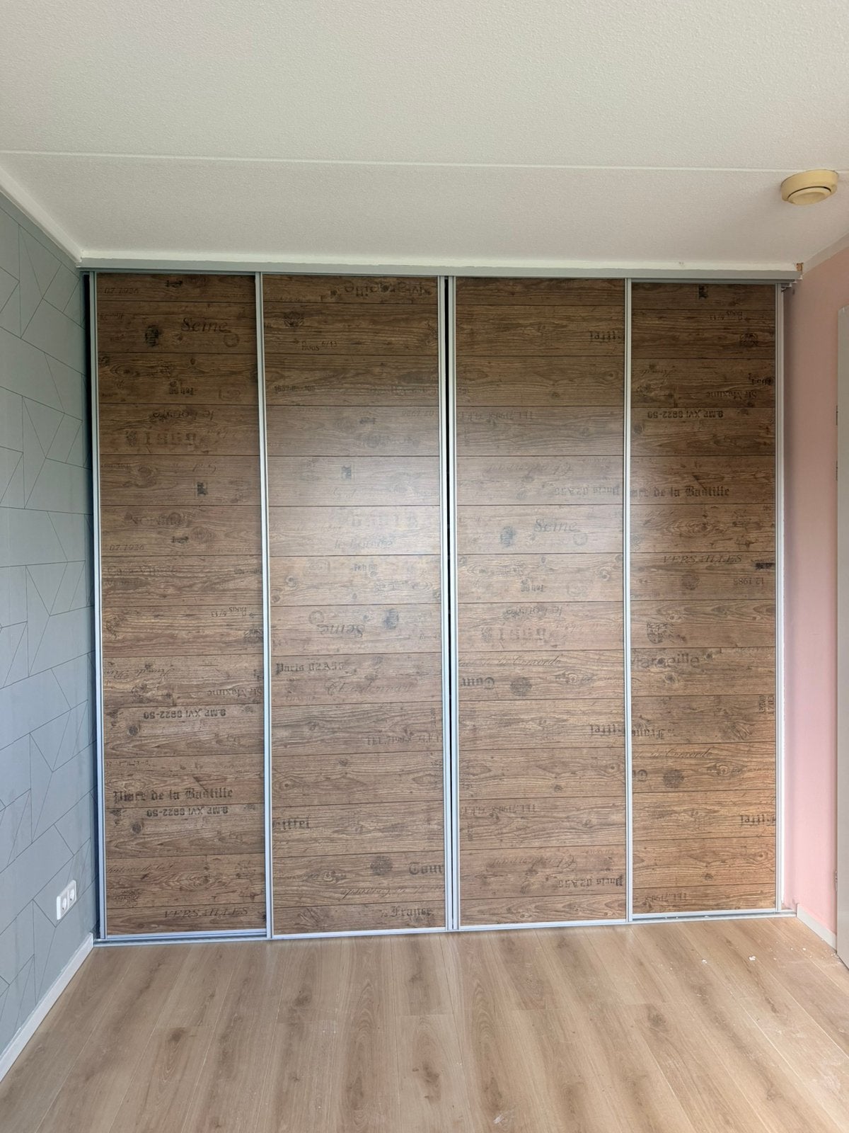 Kledingkast, Huis en Inrichting, Kasten | Kledingkasten, Ophalen, Met deur(en), Met schuifdeur, 200 cm of meer
