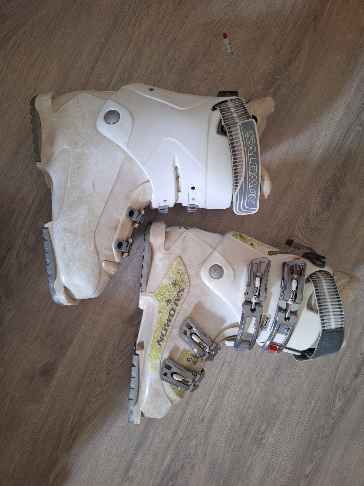 Skischoenen salomon charm 7 maat 25, Ophalen, Gebruikt, Schoenen, Salomon