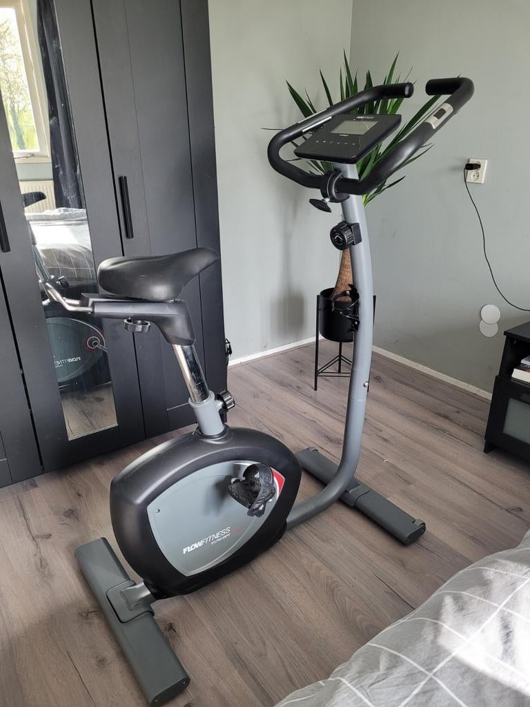 Flow Fitness hometrainer – stil / verstelbaar / nette staat, Ophalen, Zo goed als nieuw, Hometrainer