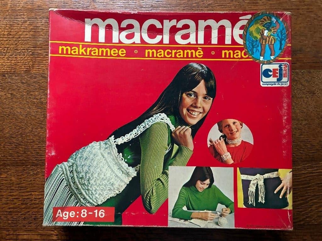 Vintage Hasbro Macrame - 1971, Textiel, Ophalen of Verzenden, Zo goed als nieuw, Knutselset