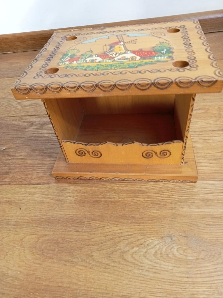 Mooie voetenstoof met molenlandschap, 17 cm hoog, ophalen, Huis en Inrichting, Ophalen, Hout, Gebruikt, Landelijk