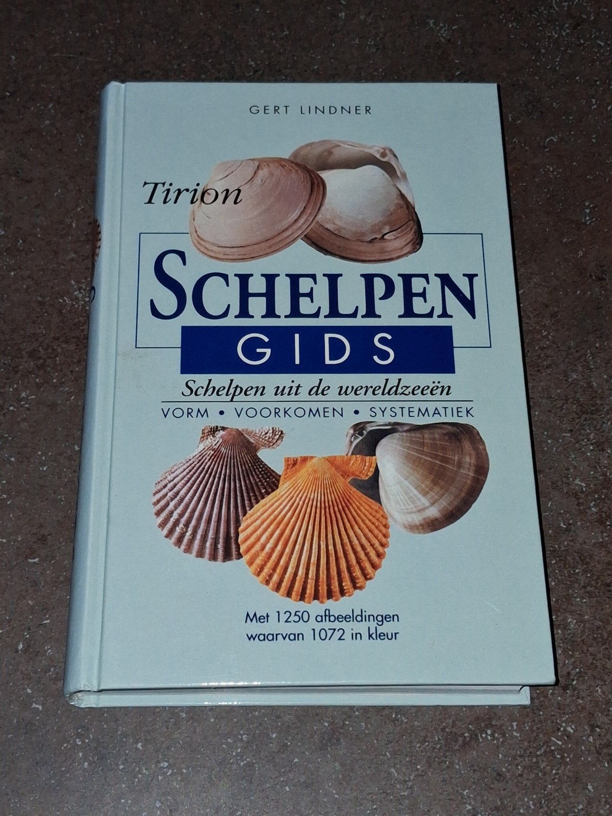 Tirion schelpen gids nieuwstaat Gert Lindner, Ophalen of Verzenden, Zo goed als nieuw