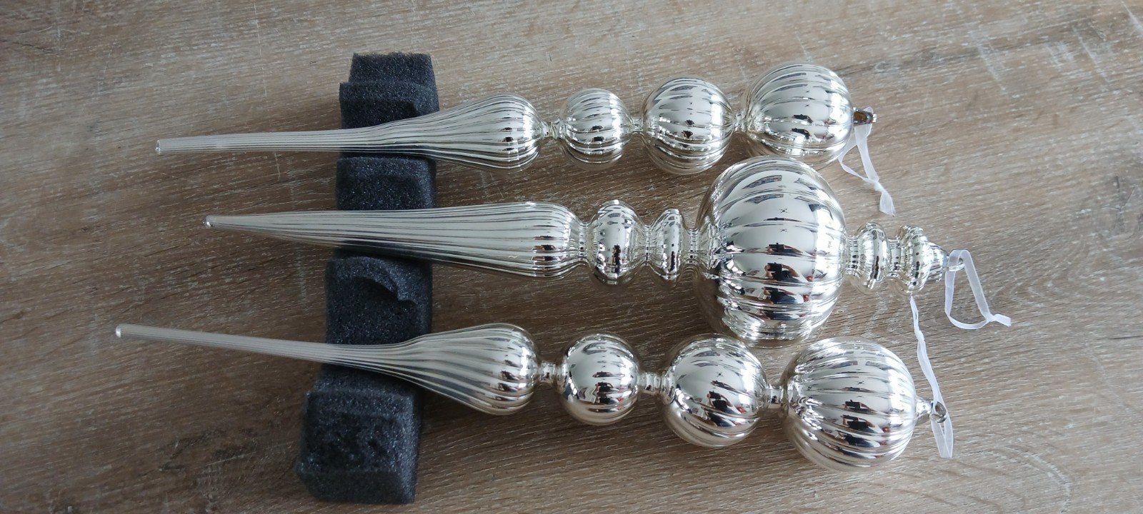3 grote glazen pegels kerst kerstdecoratie zilverkleurig, Diversen, Ophalen of Verzenden, Zo goed als nieuw