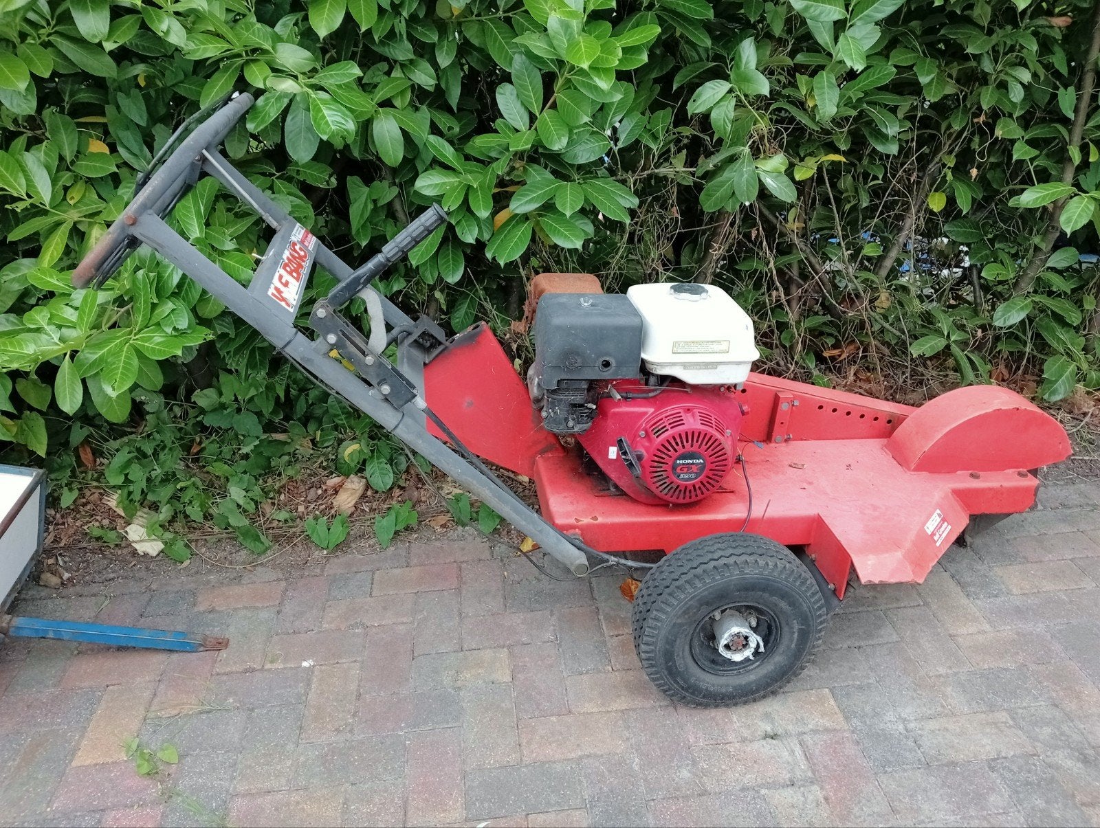 Stobbenfrees / Stronkenfrees met Honda motor, Ophalen, Gebruikt