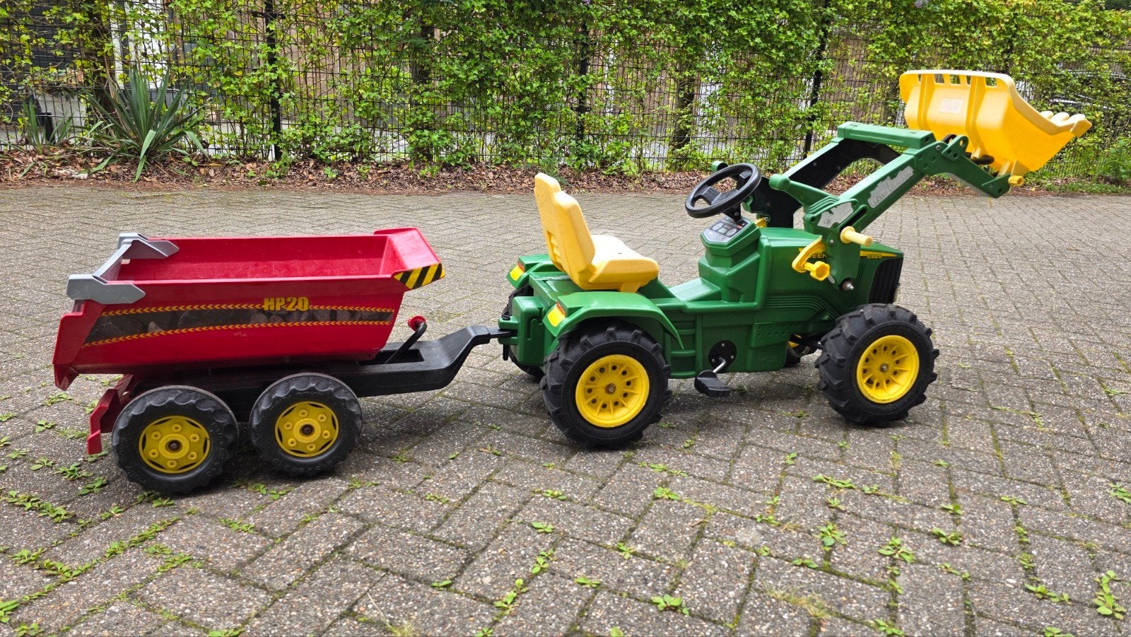 Rolly Toys John Deere traptrekker met voorlader en aanhanger, Ophalen