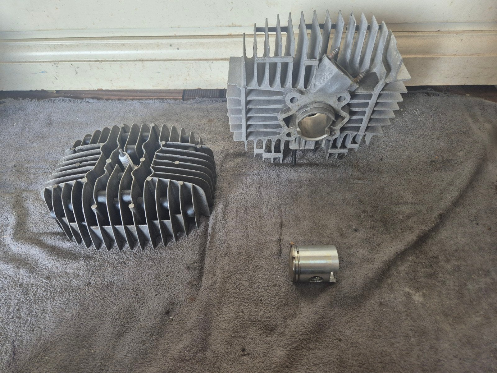 Originele Mahle 50 cc 5.8 pk 15.33.88 Cilinder set, Rhenen, Van belzen scooters, Boslandweg 148, Ophalen of Verzenden