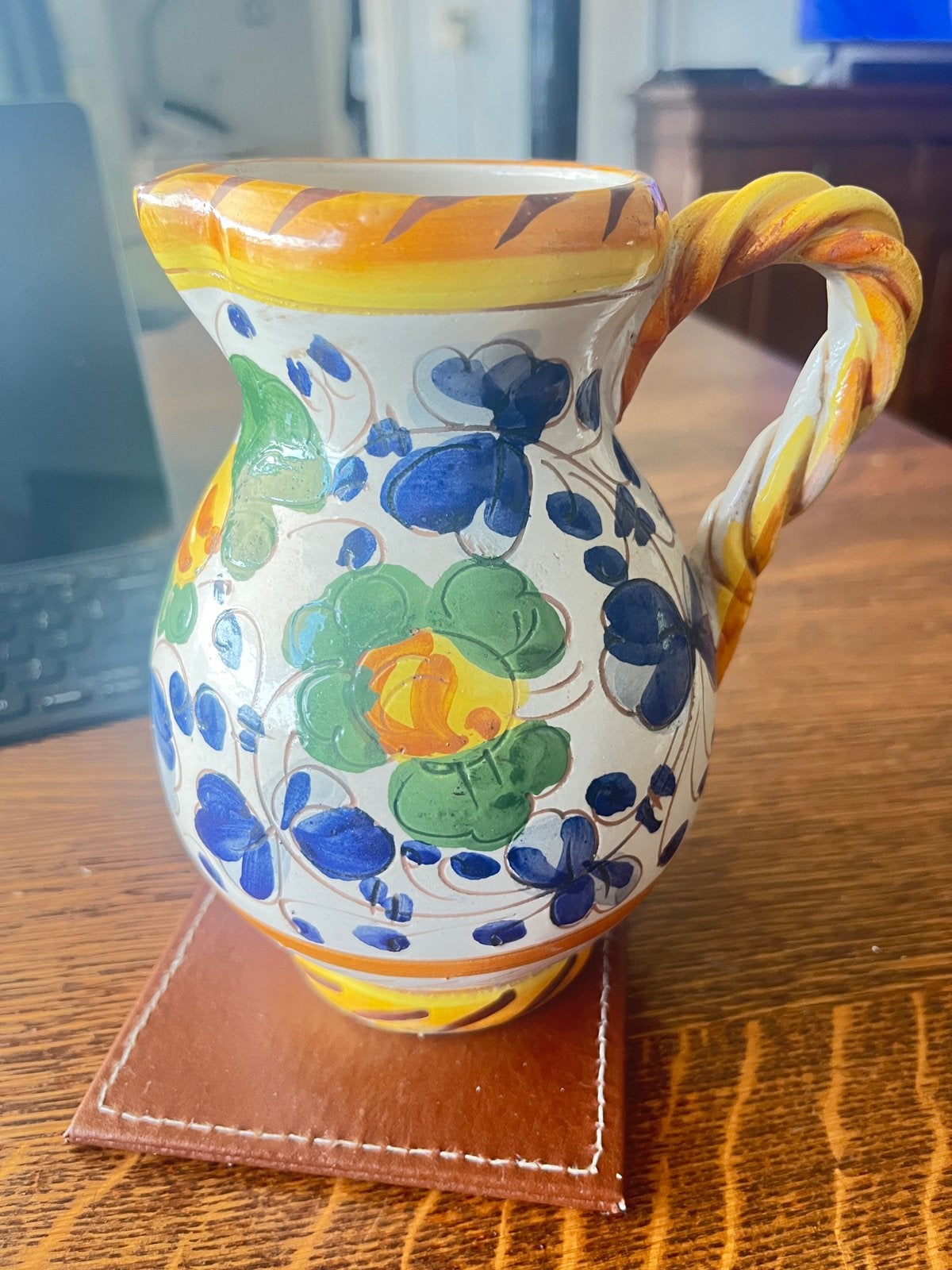Decoratieve Handgeschilderde Kruik - 15,5 cm Hoog, Ophalen of Verzenden