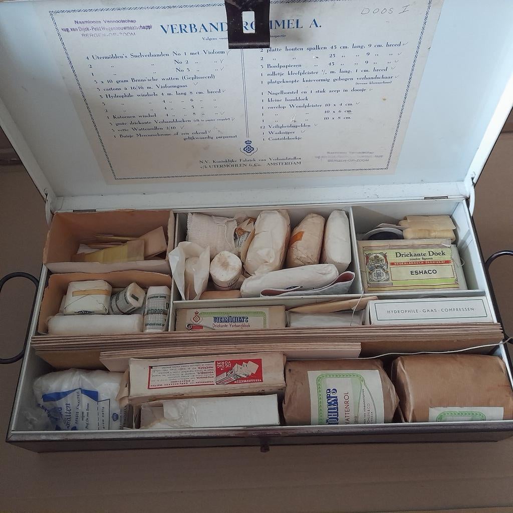 Utermöhlen's grote gevulde EHBO kist jaren 80, Verzamelen, Ophalen of Verzenden, Gebruikt