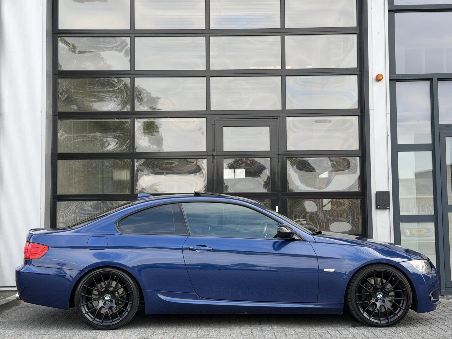 BMW 3-serie Coupé 335i LCI High Executive / Pano / H&K / LU, Auto's, Automaat, Euro 5, Gebruikt, Parkeersensor