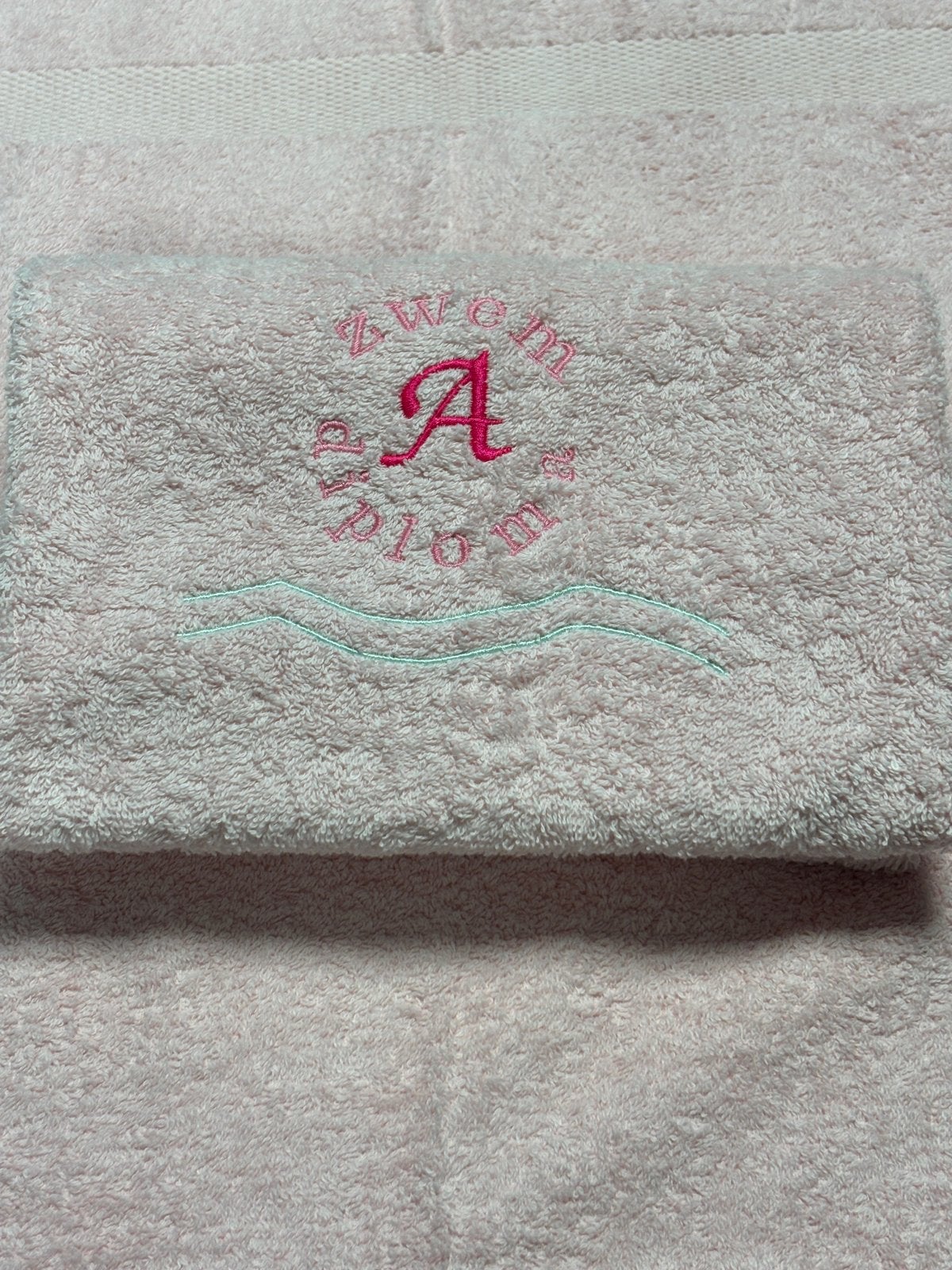 Zwemdiploma handdoek A/B - Roze of Blauw, Ophalen of Verzenden, Nieuw, Meerkleurig, Handdoek