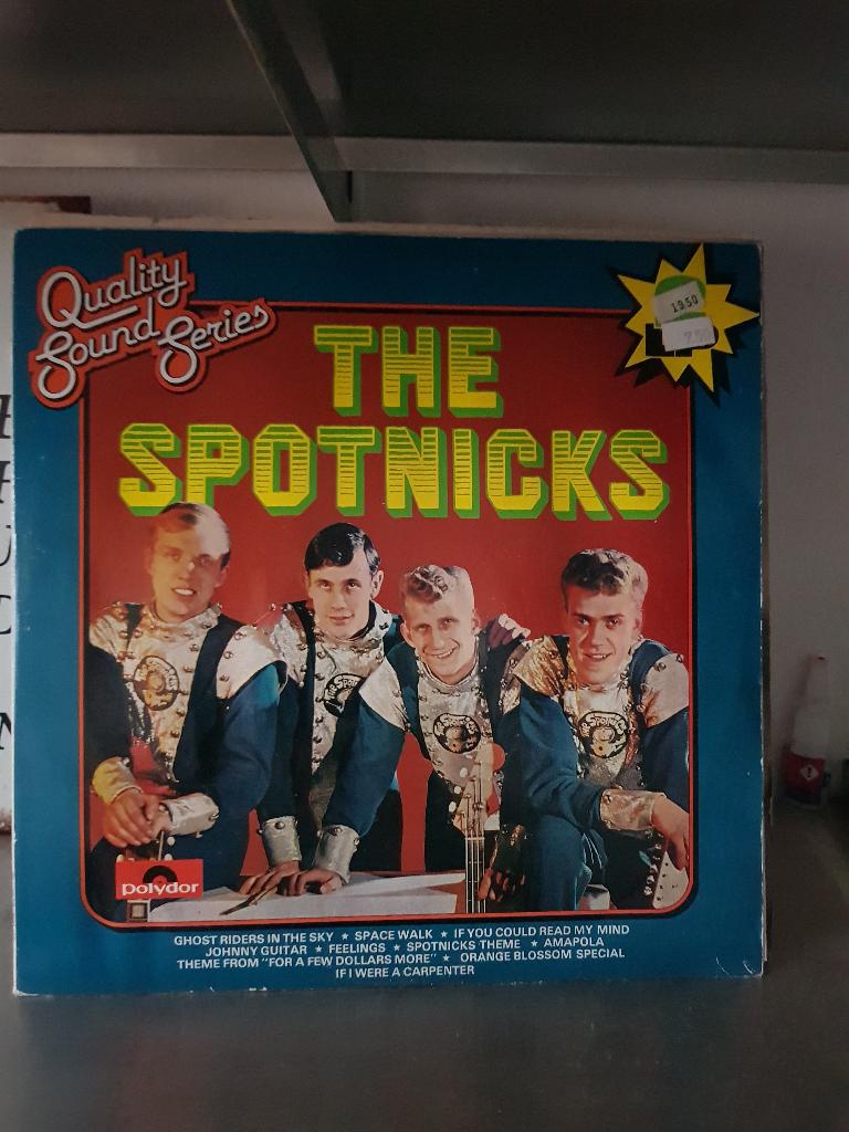 The Spotnicks 2 lp's (Z232-228), Cd's en Dvd's, Vinyl | Pop, Ophalen of Verzenden, Zo goed als nieuw, 12 inch